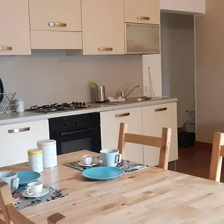 Apartment Casaurora - 20steps From 5 Terre Train Station In La Spezia